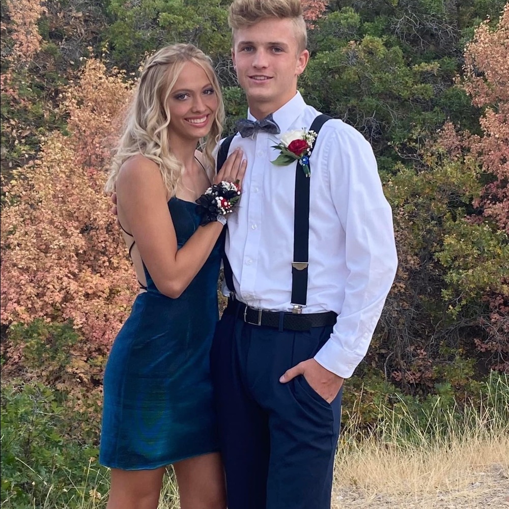 Sherri Hill blue sparkly dress 💙🦋